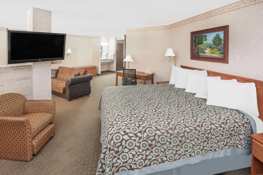 Days Inn & Suites by Wyndham Brinkley hotel detail image 6