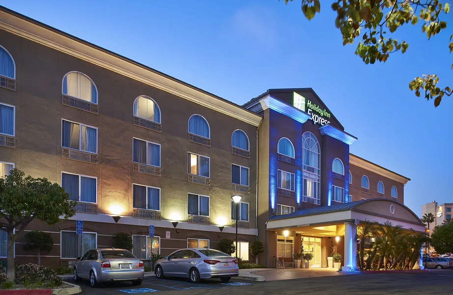 Holiday Inn Express Hotel & Suites San Diego-Sorrento Valley by IHG hotel detail image 2