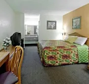 Rodeway Inn Canton I-55 hotel detail image 3