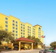 La Quinta Inn & Suites by Wyndham San Antonio Medical Ctr NW hotel detail image 4