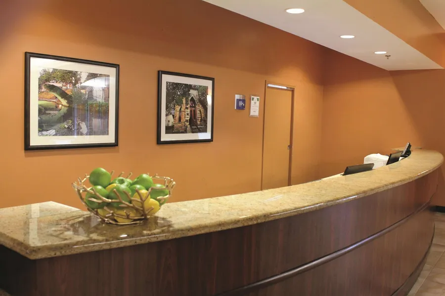 La Quinta Inn & Suites by Wyndham San Antonio Medical Ctr NW hotel detail image 6