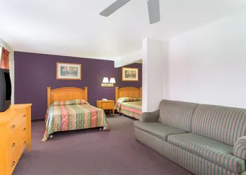 Knights Inn Phoenix at N Black Canyon Hwy hotel thumbnail 4