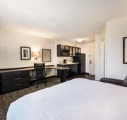 Sonesta Simply Suites Chicago Waukegan hotel detail image 7
