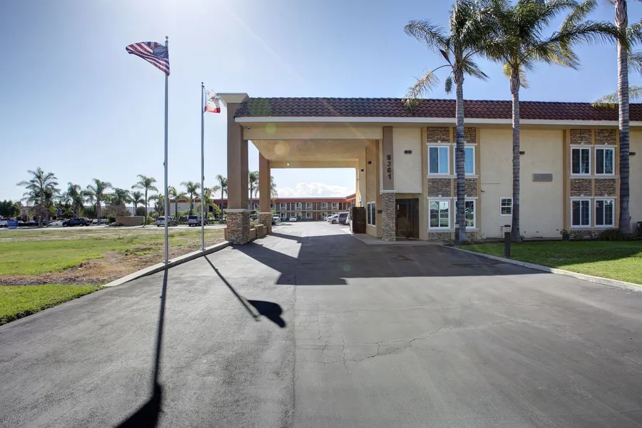 Ontario Inn & Suites hotel detail image 2