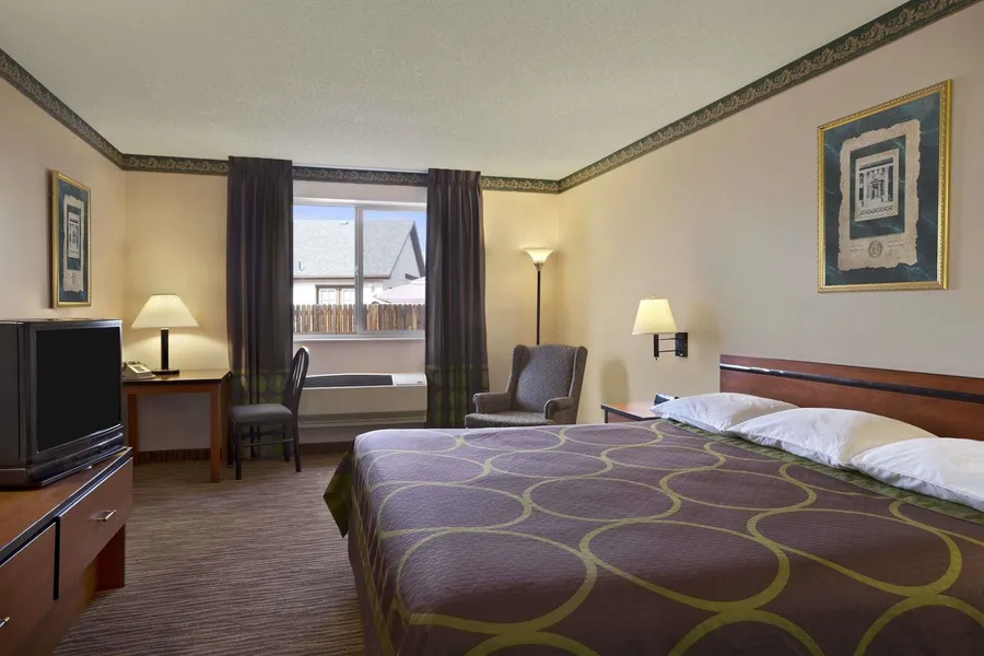 Super 8 by Wyndham Colorado Springs Airport hotel detail image 6