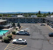 Bend Inn & Suites hotel detail image 7