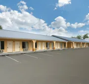 Days Inn by Wyndham DeFuniak Springs hotel detail image 7