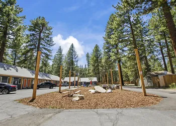 Playpark Lodge hotel thumbnail 3