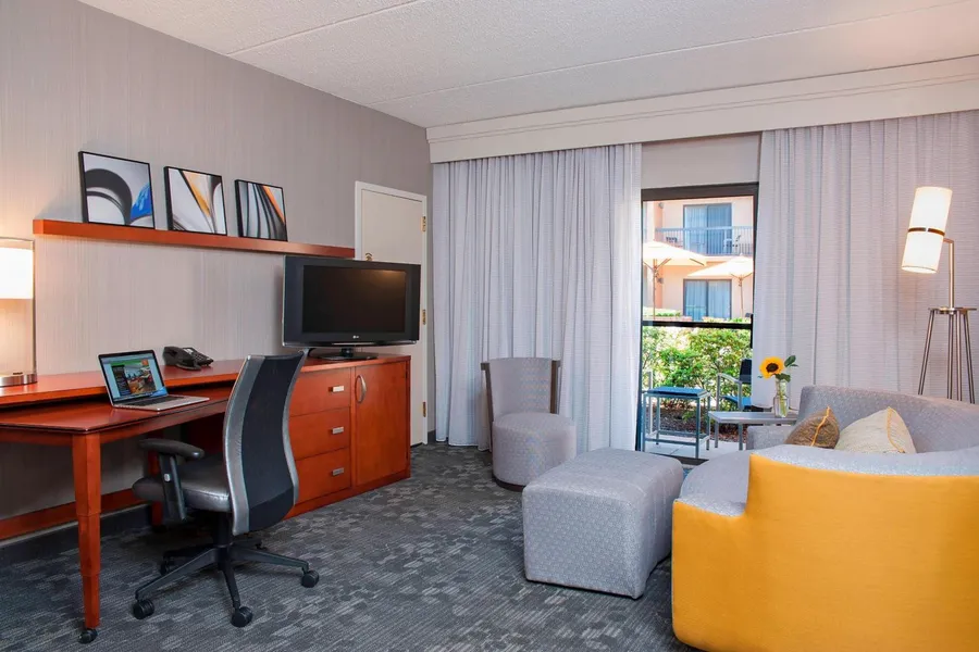Courtyard by Marriott Chicago Glenview/Northbrook hotel detail image 2