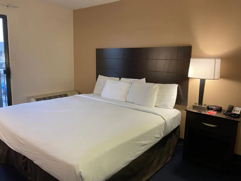 Econo Lodge Inn & Suites Rehoboth Beach hotel detail image 2