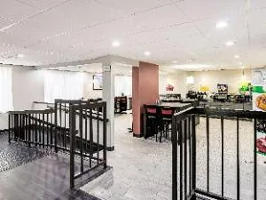 Farragut Inn & Suites hotel detail image 2