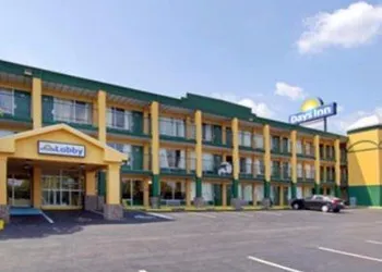 Days Inn by Wyndham Roanoke Civic Center hotel thumbnail 8