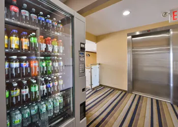Holiday Inn Express LaGuardia Airport By IHG hotel thumbnail 6