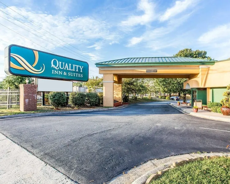 Quality Inn & Suites Coliseum hotel detail image 2