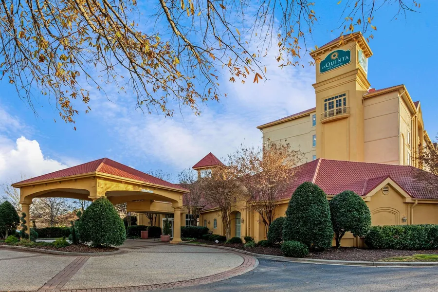 La Quinta Inn & Suites by Wyndham Winston-Salem hotel detail image 2