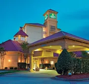 La Quinta Inn & Suites by Wyndham Winston-Salem hotel detail image 5