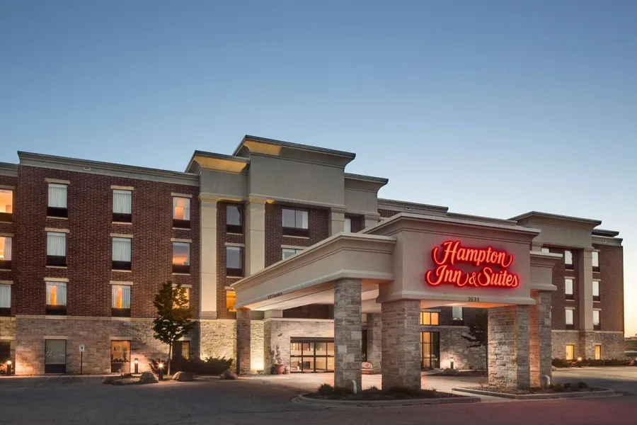 Hampton Inn & Suites Grafton hotel detail image 2
