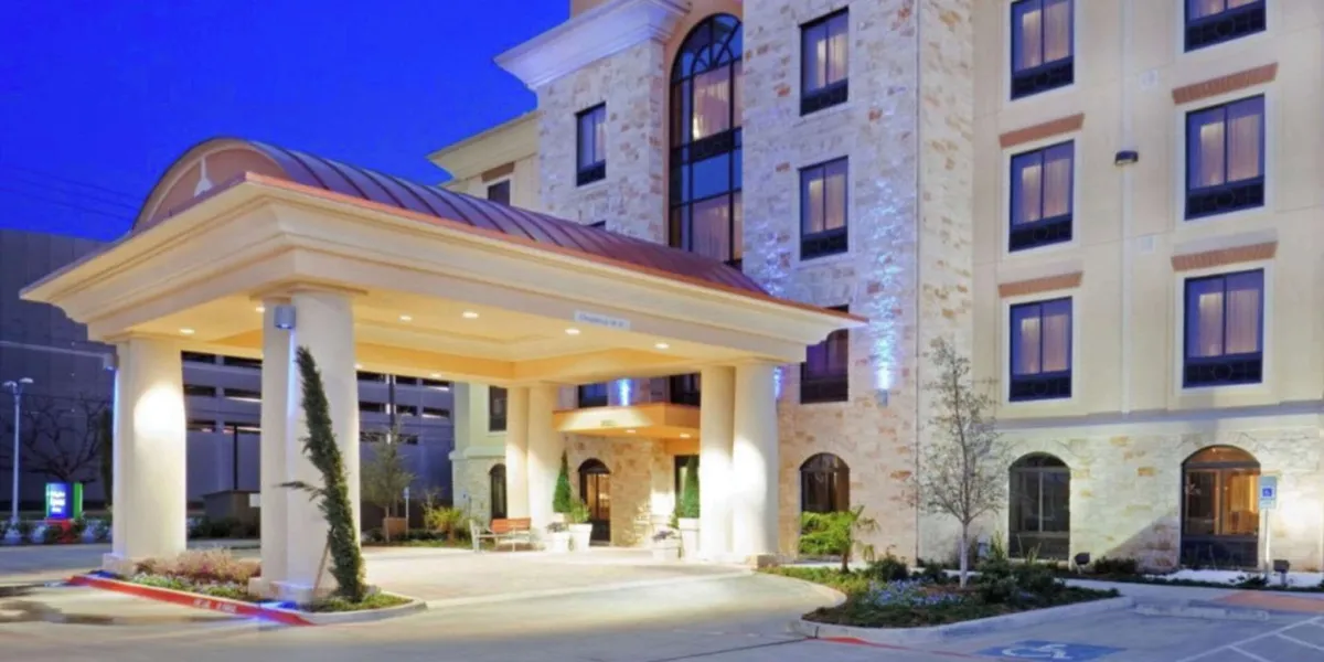 Comfort Inn & Suites Dallas Medical - Market Center hotel detail image 2