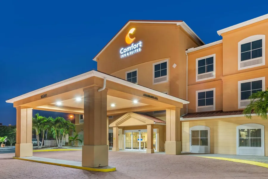 Comfort Inn & Suites Fort Myers Airport hotel detail image 2