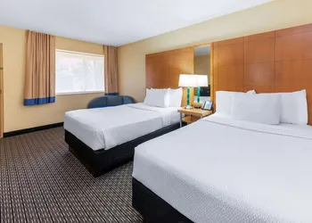 La Quinta by Wyndham Fort Lauderdale Pompano Beach hotel thumbnail 7