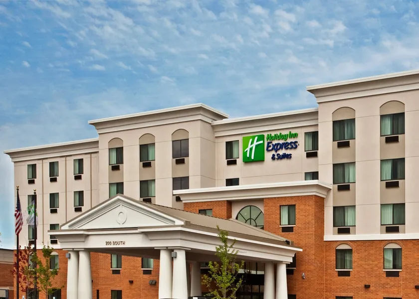 Holiday Inn Express & Suites Chicago West - O'Hare Arpt Area by IHG hotel detail image 2