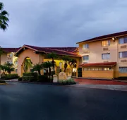 La Quinta Inn & Suites by Wyndham St. Pete-Clearwater Airpt hotel detail image 5