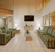 La Quinta Inn & Suites by Wyndham St. Pete-Clearwater Airpt hotel detail image 7