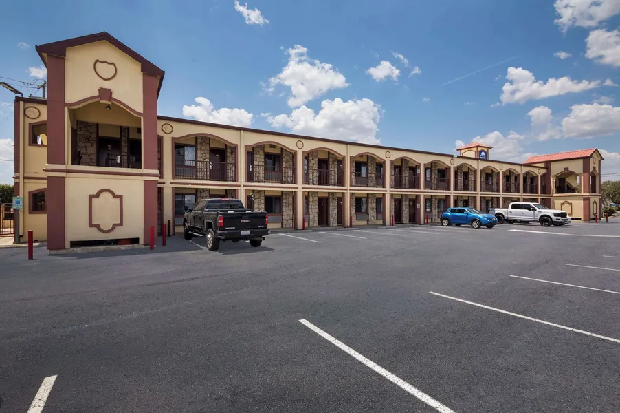 Americas Best Value Inn Buda Austin S hotel detail image 2