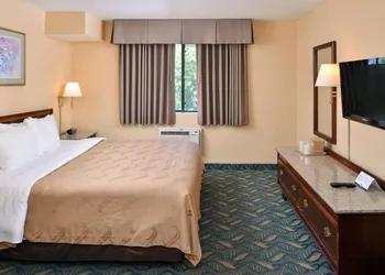 Quality Inn & Suites Walnut -City of Industry hotel thumbnail 4