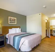 HomeTowne Studios by Red Roof Chicago - Waukegan hotel detail image 4