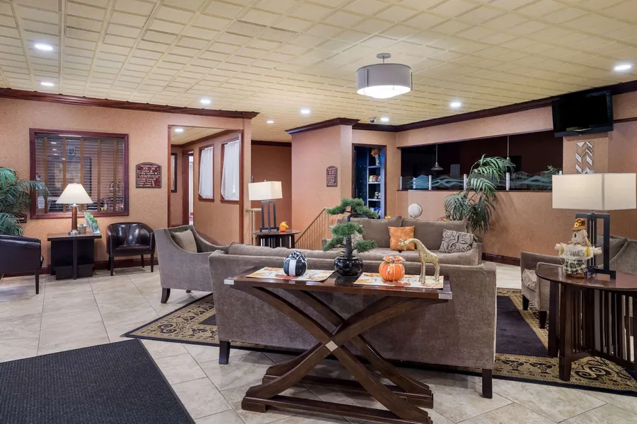 Quality Inn & Suites Syracuse Fairgrounds hotel detail image 6