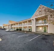 HomeTowne Studios by Red Roof Spartanburg - Asheville Highway hotel detail image 4