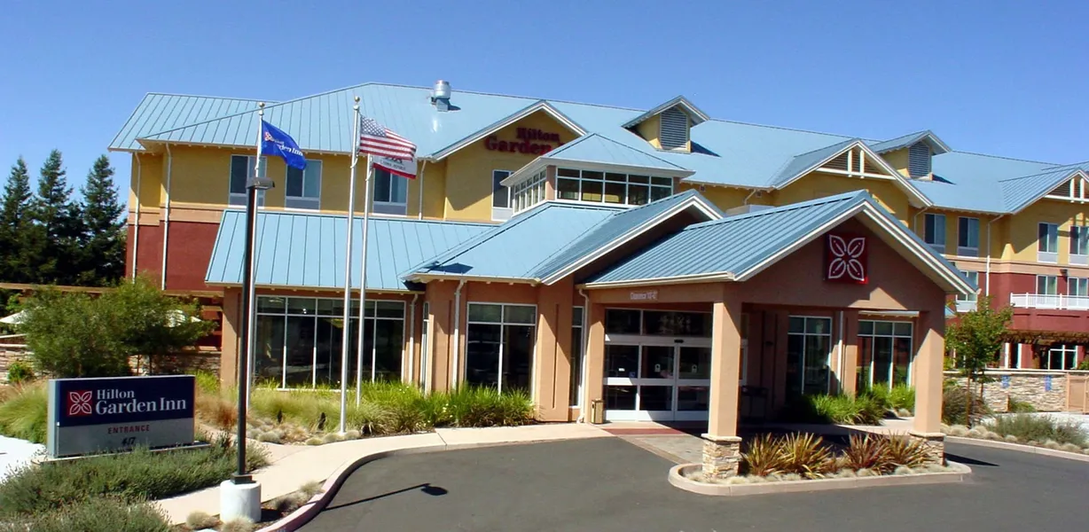 Hilton Garden Inn Sonoma County Airport hotel detail image 2