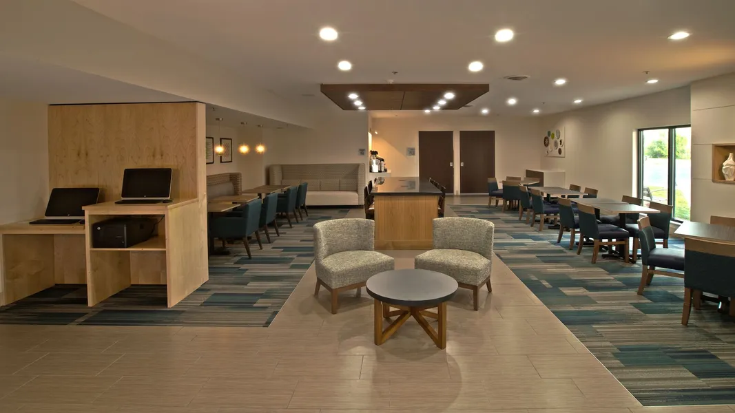 Holiday Inn Express & Suites Evansville North by IHG hotel detail image 6