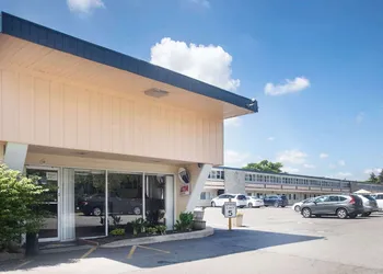 Days Inn by Wyndham Hicksville Long Island hotel thumbnail 2