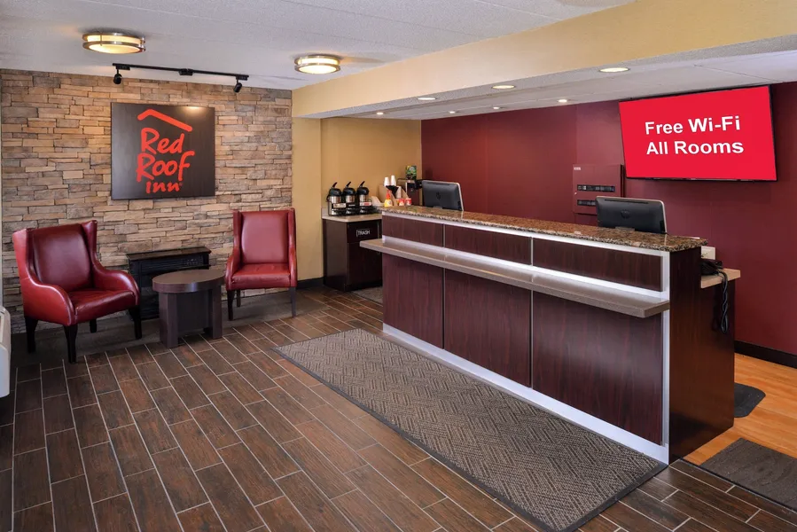 Red Roof Inn Milwaukee – Airport/Oak Creek hotel detail image 6