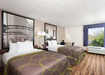 Super 8 by Wyndham Columbus hotel thumbnail 7