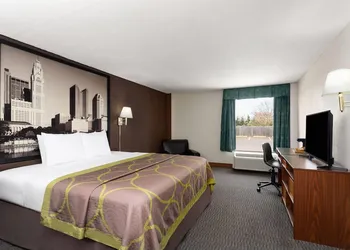 Super 8 by Wyndham Columbus hotel thumbnail 8