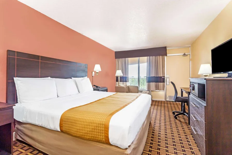 Days Inn by Wyndham Fort Lauderdale-Oakland Park Airport N hotel detail image 6