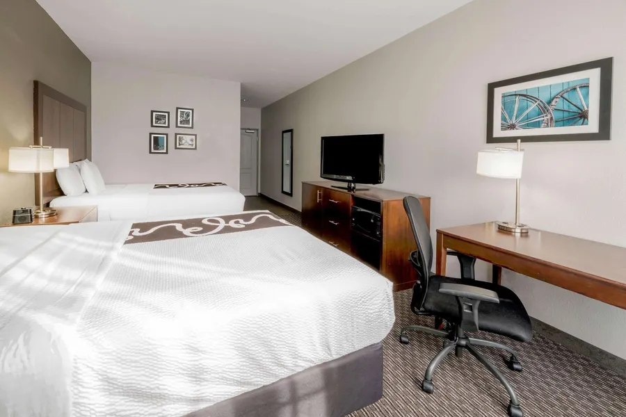 La Quinta Inn & Suites by Wyndham Fort Worth Arlington West hotel detail image 6