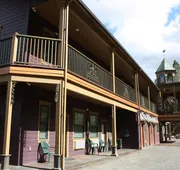 Hearthstone Elegant Lodge by the River hotel detail image 7