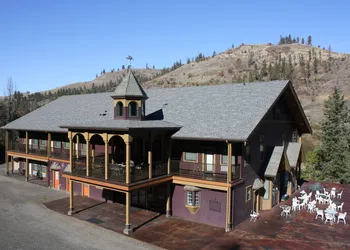 Hearthstone Elegant Lodge by the River hotel thumbnail 8