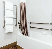 La Quinta Inn & Suites by Wyndham Ontario Airport hotel detail image 5