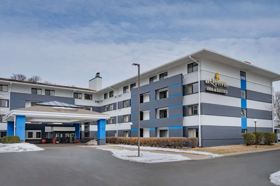La Quinta Inn & Suites by Wyndham Minneapolis-Minnetonka hotel detail image 2
