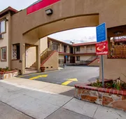 Econo Lodge Long Beach I-405 hotel detail image 3