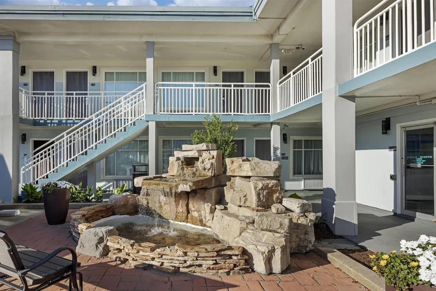 Best Western Plus Chesapeake Bay-Norfolk hotel detail image 6