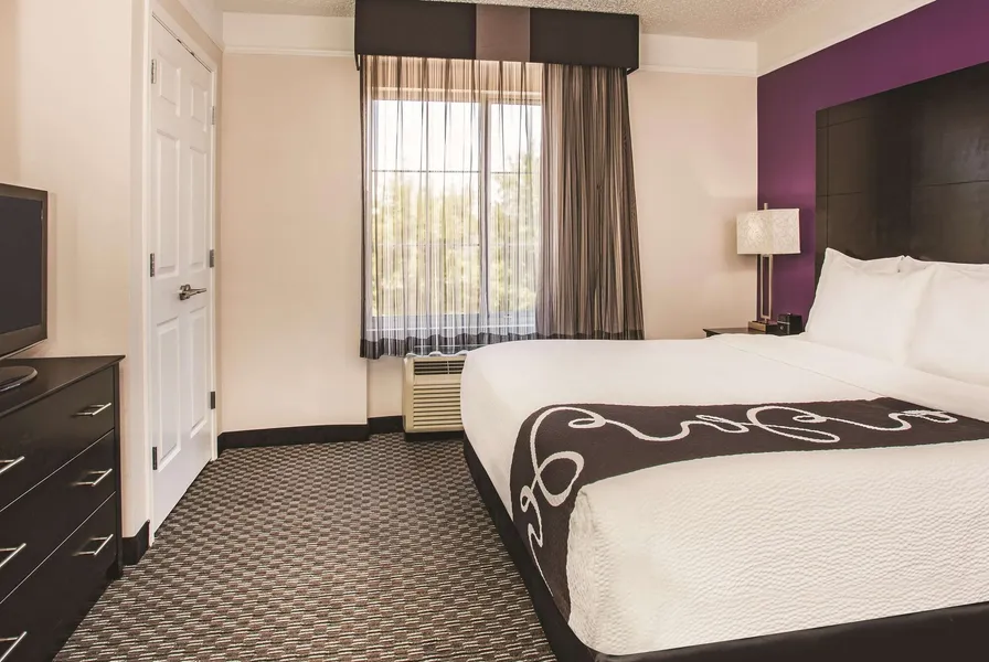 La Quinta Inn & Suites by Wyndham Las Vegas Summerlin Tech hotel detail image 6