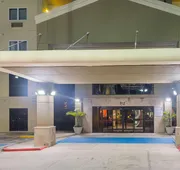 Comfort Suites Beachside hotel detail image 4