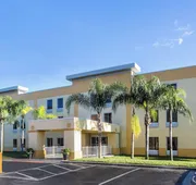 La Quinta Inn & Suites by Wyndham Orlando Universal area hotel detail image 3