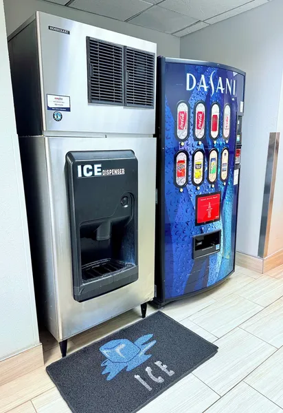 La Quinta Inn & Suites by Wyndham Orlando Universal area hotel detail image 6